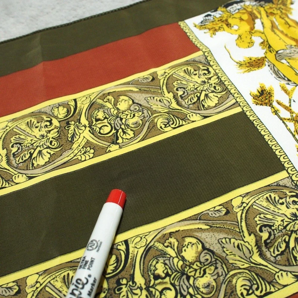 Vintage Italian Renaissance Designed Scarf 34x34 - Picture 6 of 6